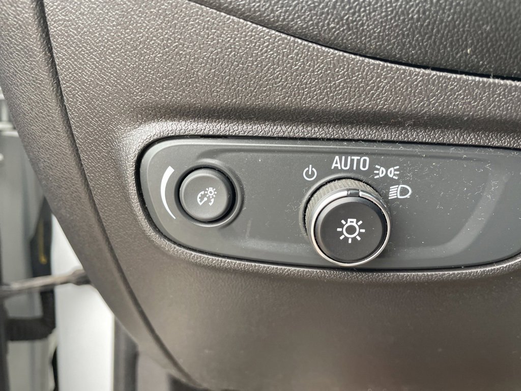 Used 2021 Chevrolet Equinox LS image 12