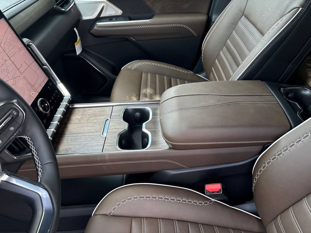 New 2026 GMC Acadia Denali Ultimate w/ LPO, Floor Liner Package AWD/4WD image 36
