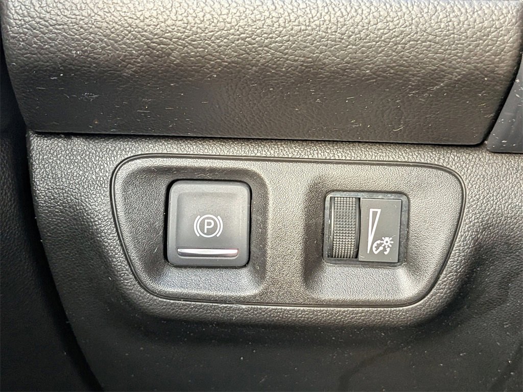 Used 2023 GMC Acadia SLT image 24