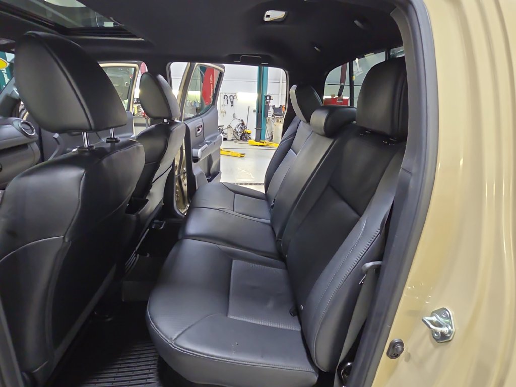 Certified 2018 Toyota Tacoma Limited AWD/4WD image 17