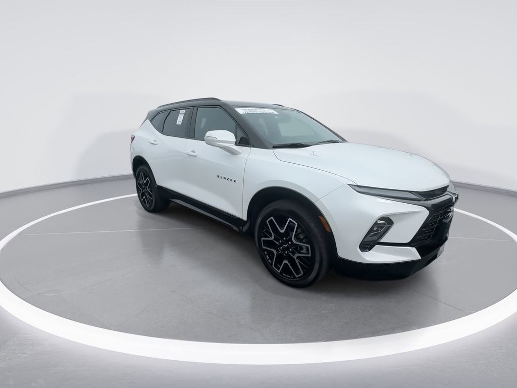 Used 2024 Chevrolet Blazer RS w/ Driver Confidence II Package image 2