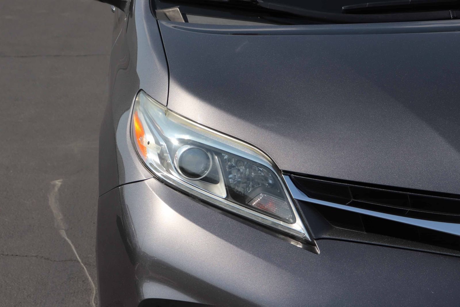 Certified 2020 Toyota Sienna Limited FWD image 12