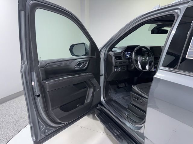 Used 2021 GMC Yukon XL SLT w/ SLT Luxury Plus Package image 13