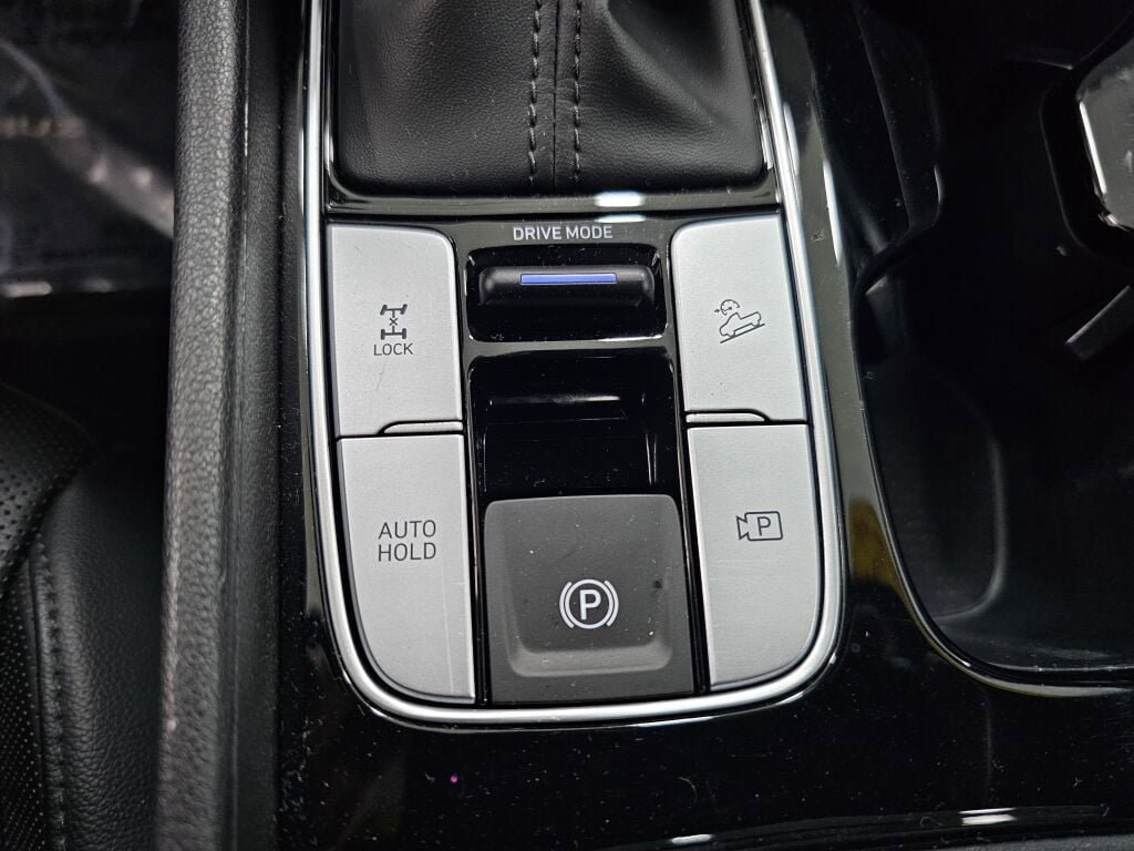 Used 2022 Hyundai Santa Cruz Limited image 27