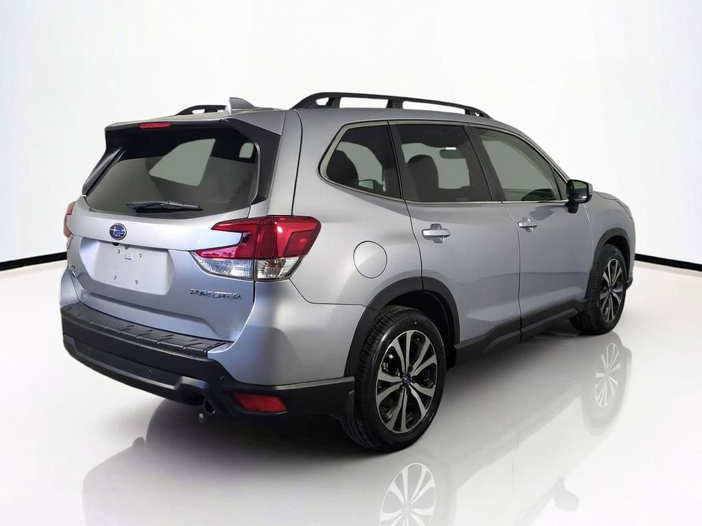 Used 2022 Subaru Forester Limited AWD/4WD image 5