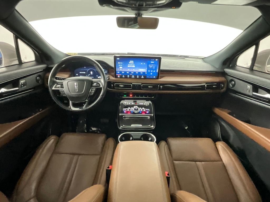 Used 2023 Lincoln Nautilus Reserve w/ Equipment Group 201A image 10