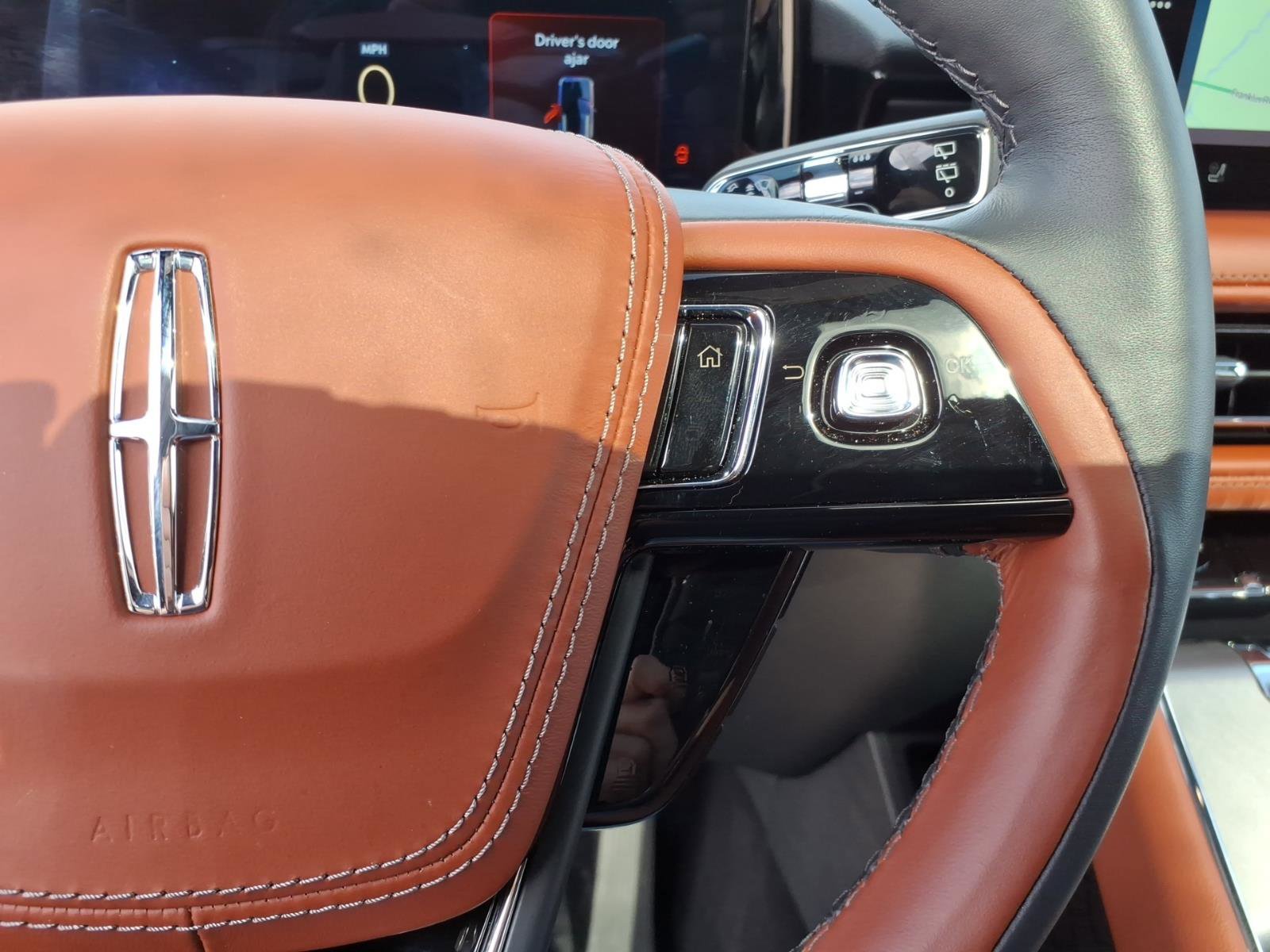 Used 2025 Lincoln Aviator Reserve w/ Luxury Package image 15