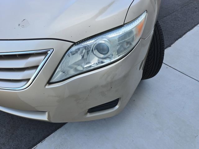 Used 2010 Toyota Camry LE FWD image 17