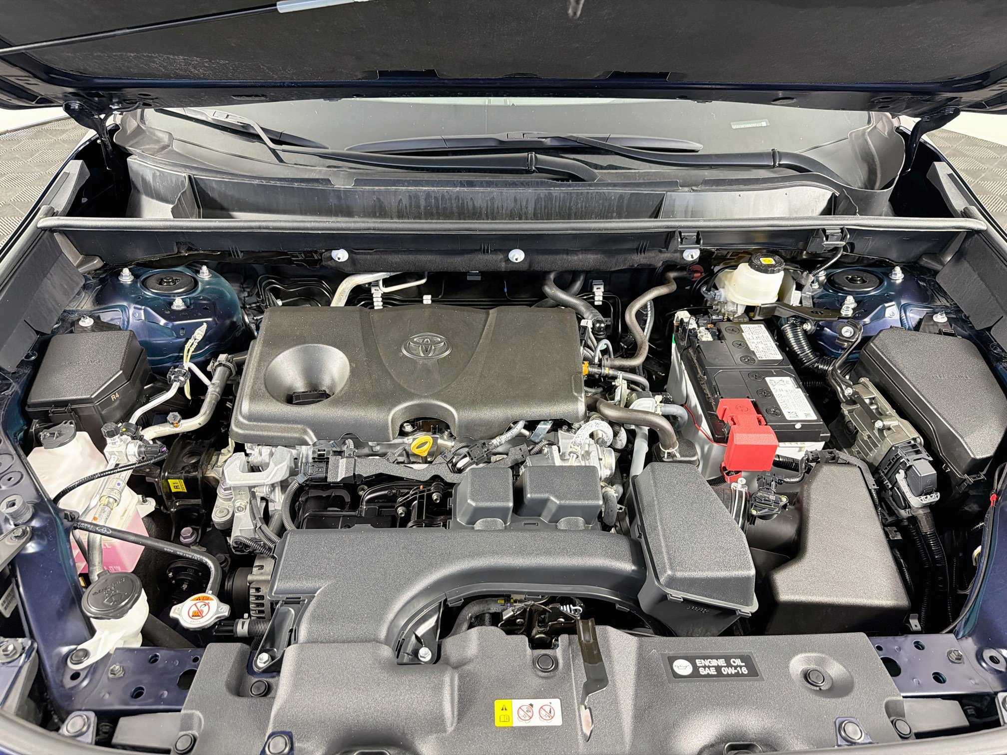 Used 2025 Toyota RAV4 Limited FWD image 36
