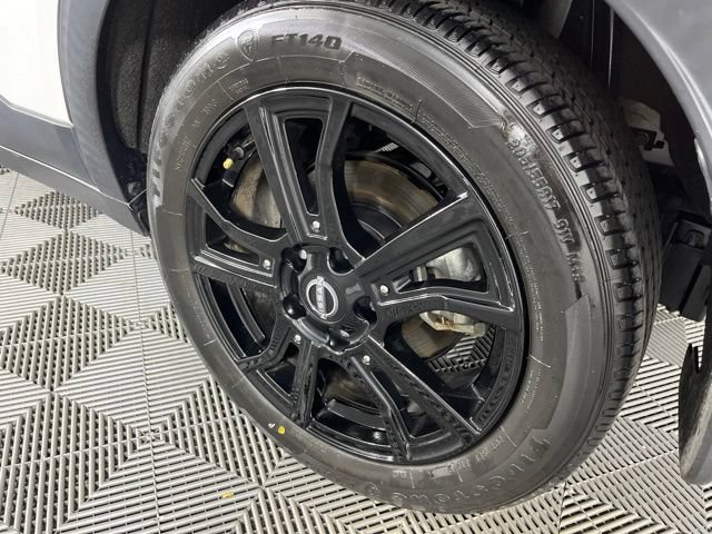 Used 2024 Nissan Kicks SR w/ SR Premium Package FWD image 15