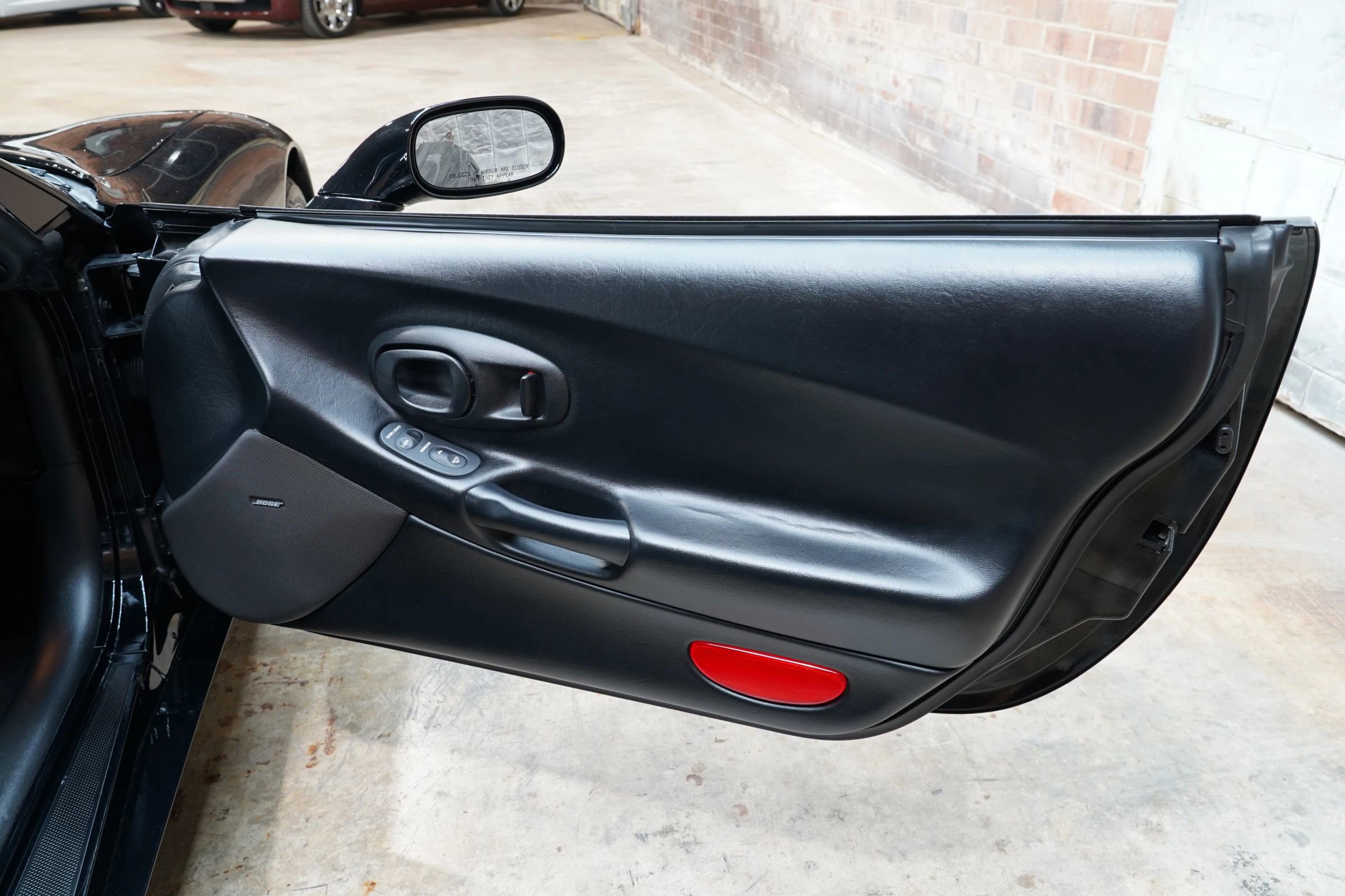 Used 2004 Chevrolet Corvette Convertible w/ Preferred Equipment Group image 28