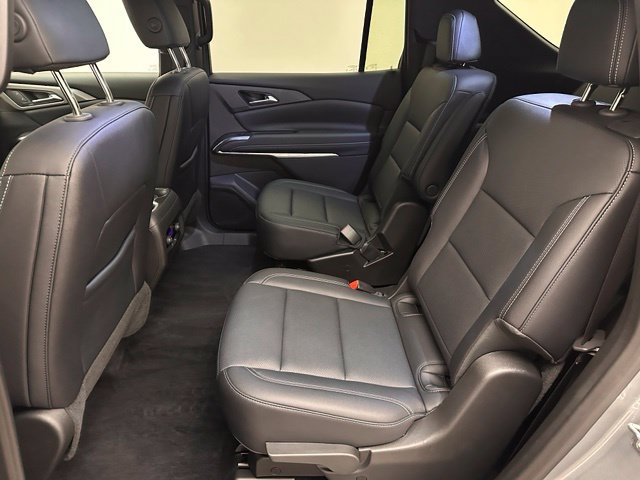 Used 2026 Chevrolet Traverse LT FWD image 18