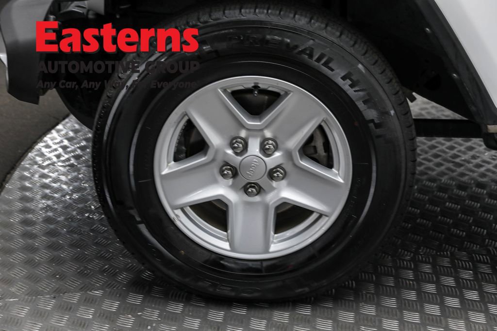 Used 2023 Jeep Gladiator Sport image 32