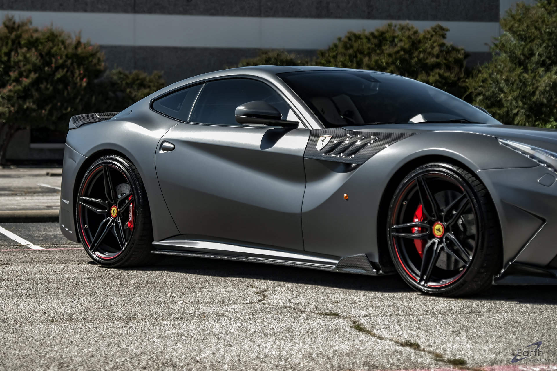 Used 2014 Ferrari F12 Berlinetta RWD image 33