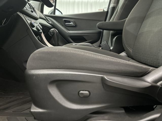 Used 2021 Chevrolet Trax LS w/ Tint and Cruise Package image 18