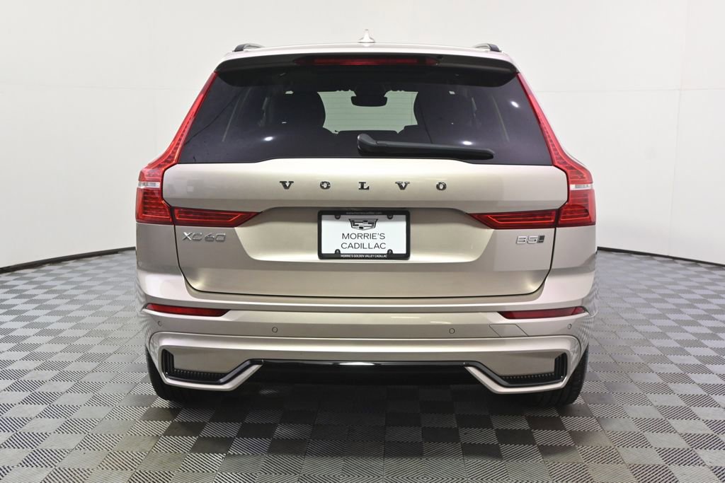 Used 2025 Volvo XC60 B5 Plus image 5