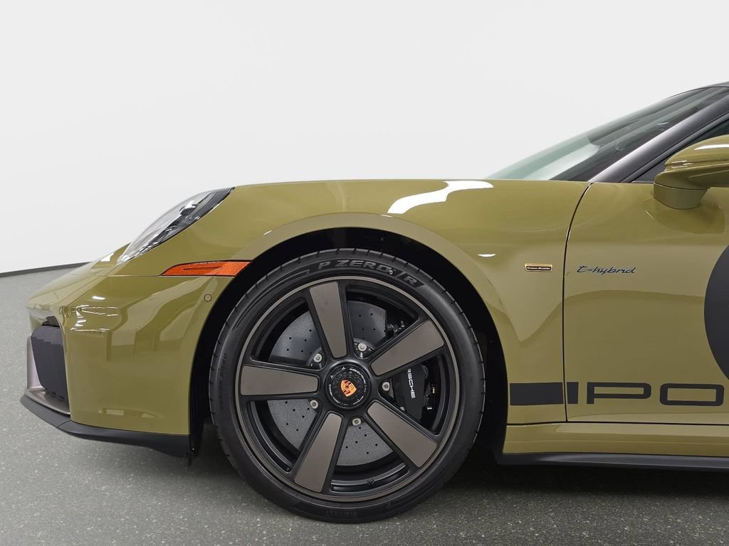 New 2026 Porsche 911 GTS RWD image 10