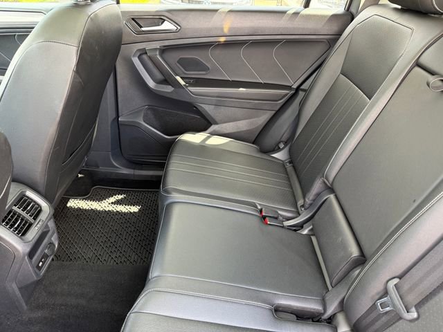 Used 2022 Volkswagen Tiguan SE AWD/4WD image 23