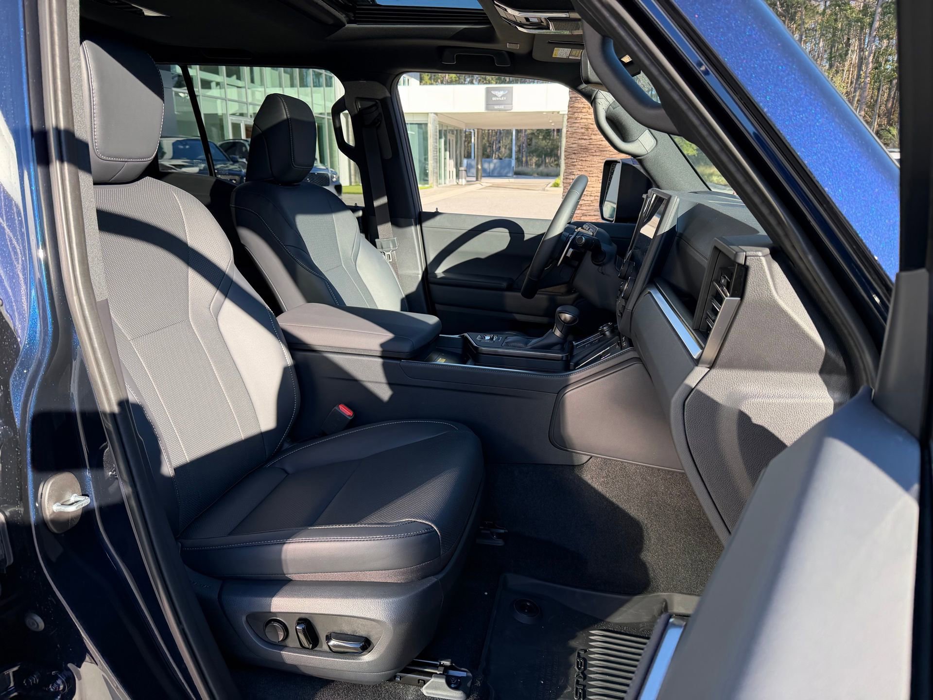 Used 2025 Lexus GX 550 550 Premium+ w/ Accessory Package (2T) image 28