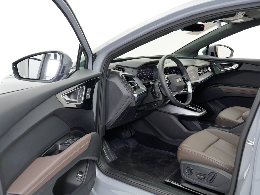 Used 2023 Audi Q4 e-tron Premium Plus w/ Premium Plus AWD/4WD image 8