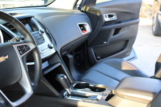 Used 2017 Chevrolet Equinox Premier w/ Enhanced Convenience Package AWD/4WD image 15