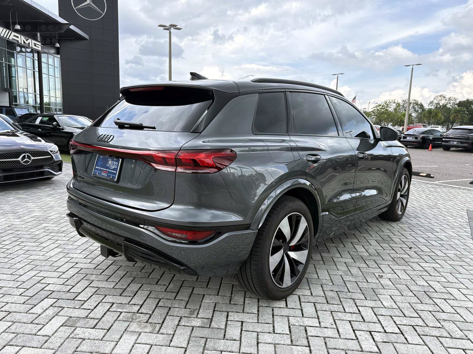 Used 2027 Audi SQ6 e-tron Prestige AWD/4WD image 5