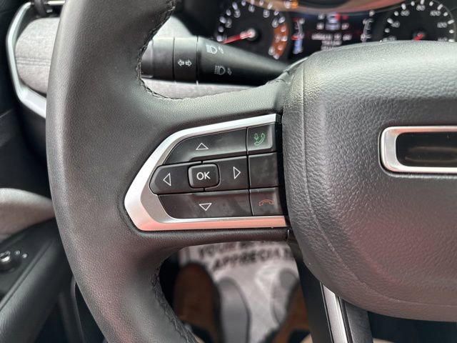 Used 2024 Jeep Compass Latitude image 30