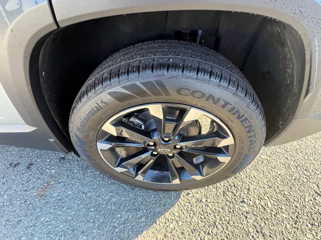 New 2026 Chevrolet Equinox RS w/ LPO, Floor Liner Package image 23