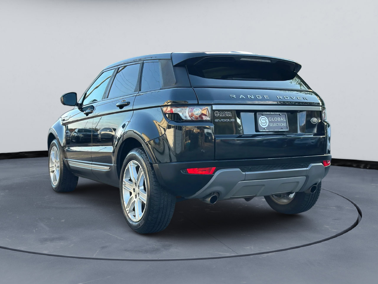 Used 2014 Land Rover Range Rover Evoque Pure Premium image 5