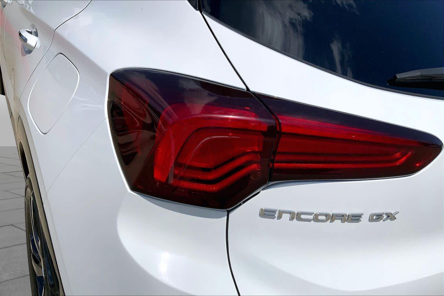 Used 2024 Buick Encore GX Sport Touring FWD image 27
