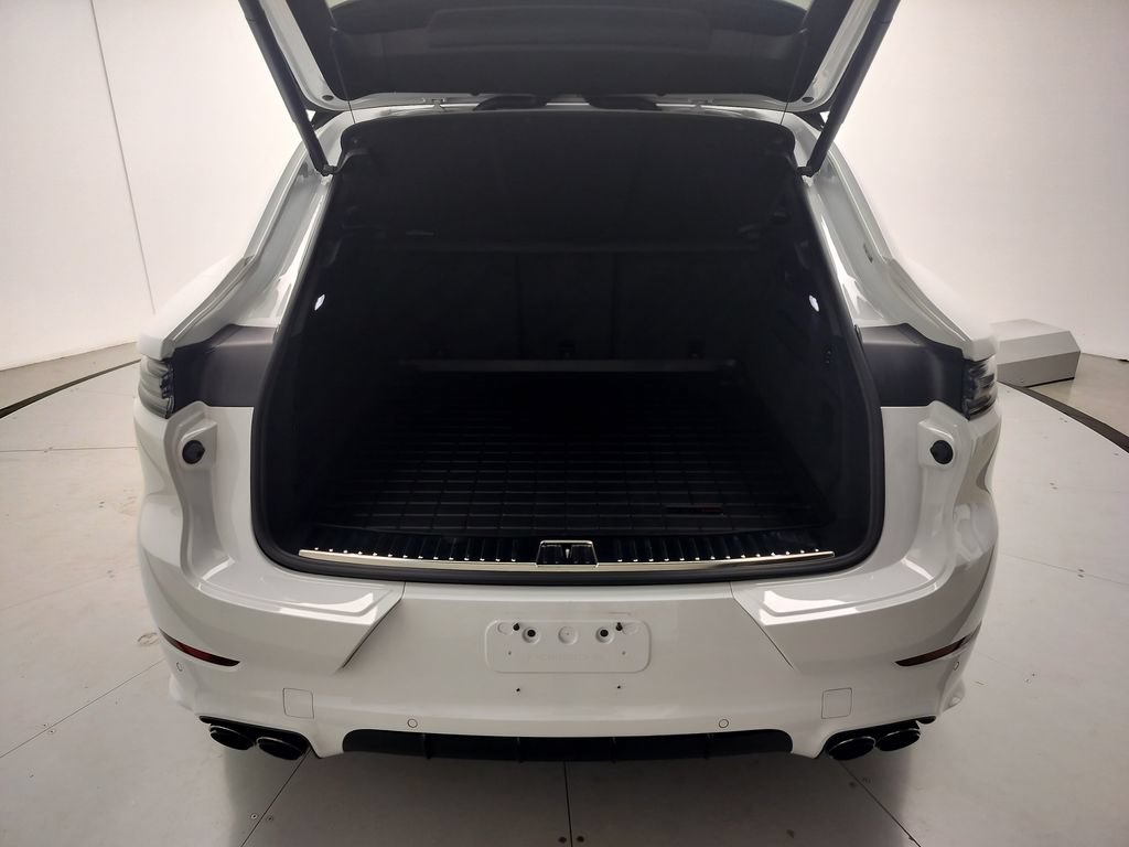 Certified 2025 Porsche Cayenne GTS AWD/4WD image 26