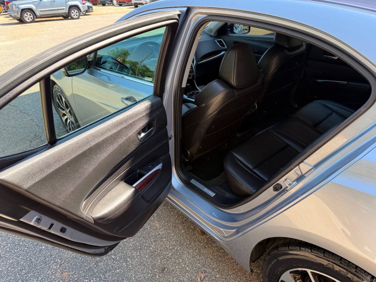 Used 2015 Acura TLX FWD image 16