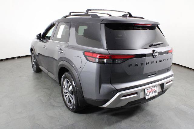 Certified 2023 Nissan Pathfinder SL w/ Black Appearance Package FWD image 16