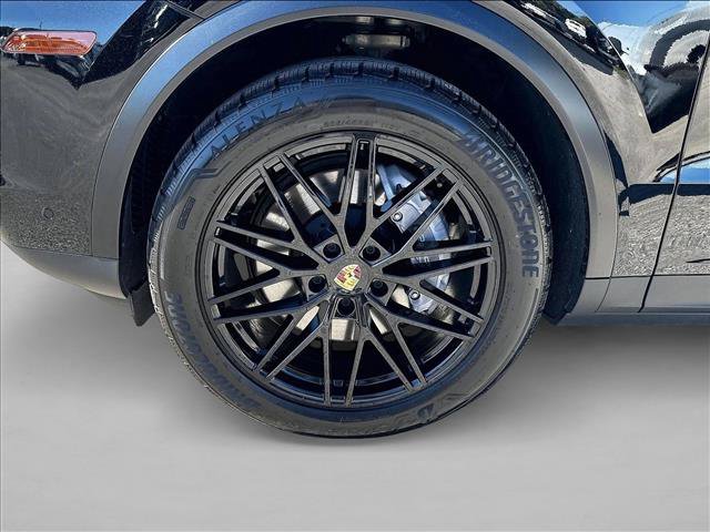 Used 2024 Porsche Cayenne Coupe AWD/4WD image 10