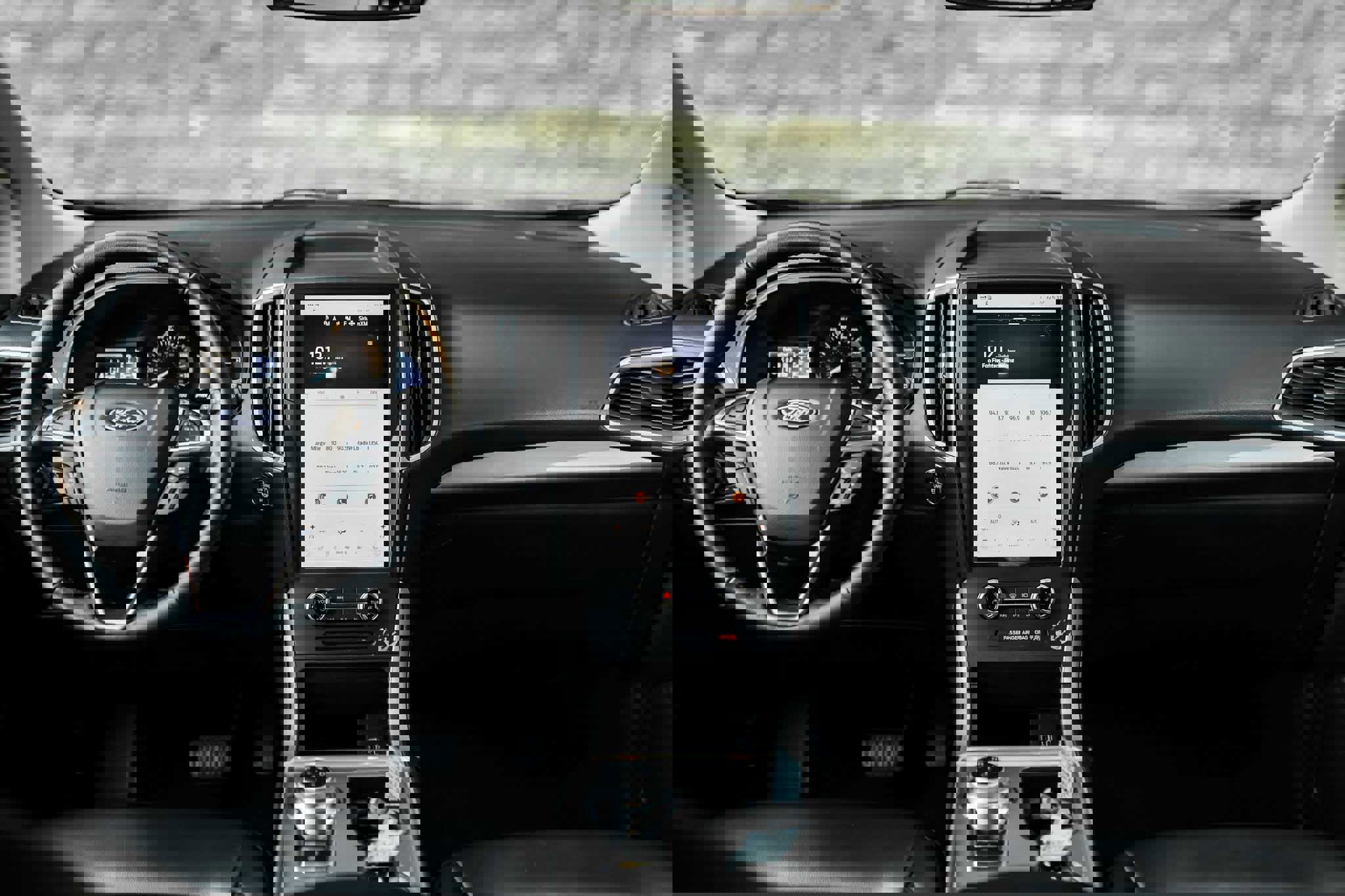 Used 2023 Ford Edge SEL image 25