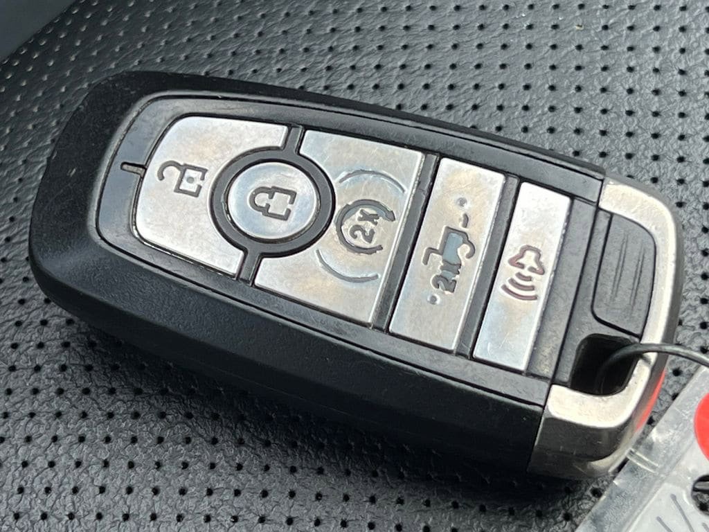 Used 2018 Ford F150 Lariat w/ Equipment Group 502A Luxury AWD/4WD image 40