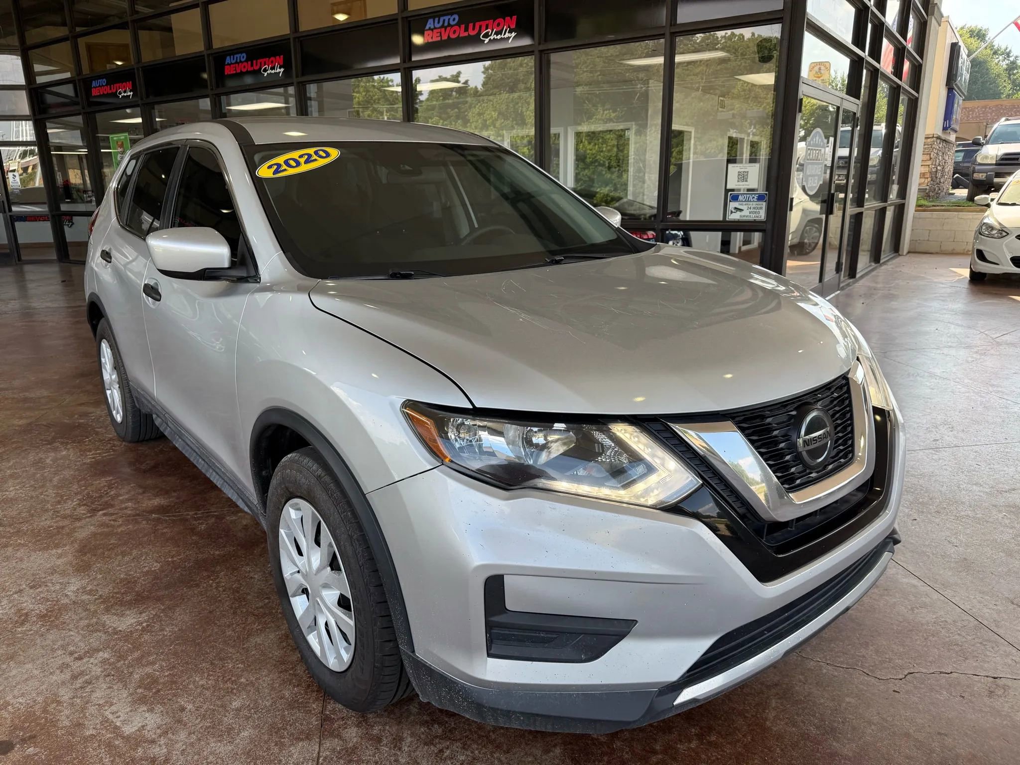 Used 2020 Nissan Rogue S image 1
