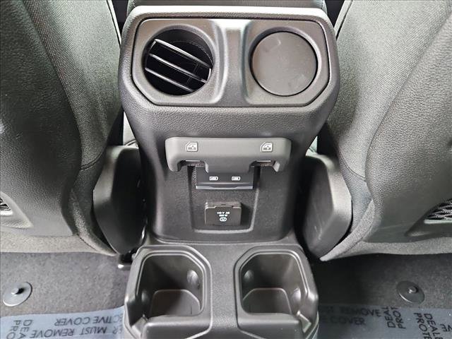 Used 2025 Jeep Wrangler Unlimited Rubicon w/ Technology Group image 24