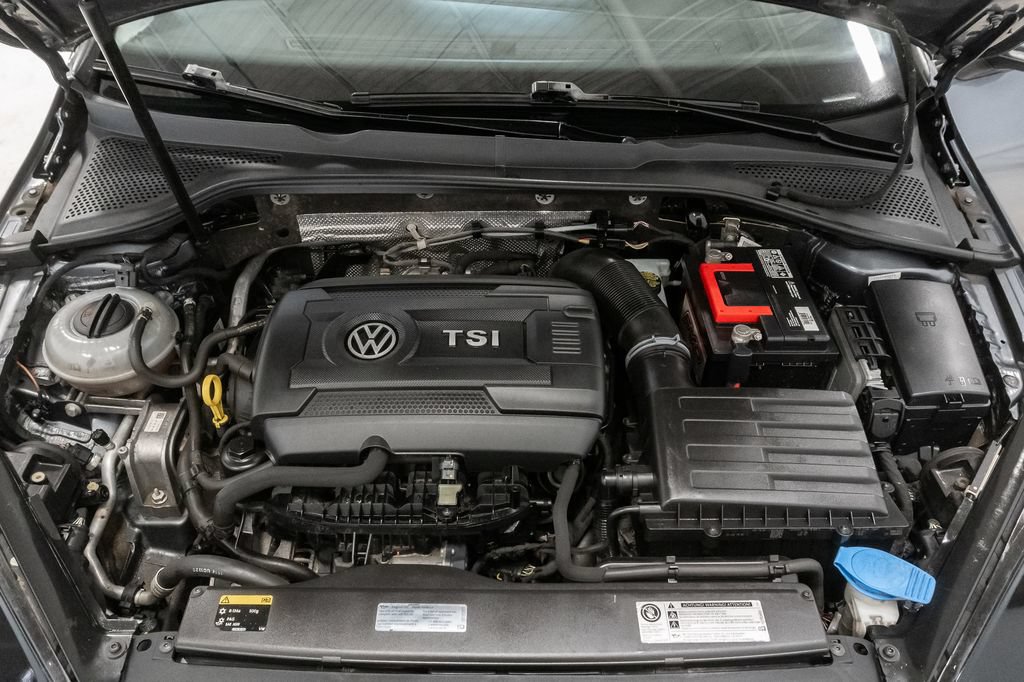 Used 2015 Volkswagen Golf S FWD image 3