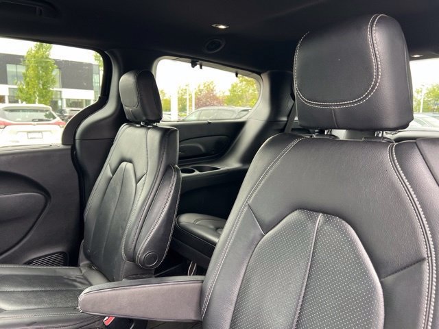 Used 2018 Chrysler Pacifica Touring-L Plus w/ S Appearance Package FWD image 30