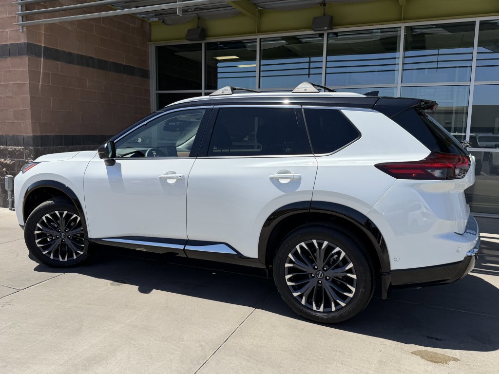 Used 2025 Nissan Rogue Platinum w/ Platinum Premium Package AWD/4WD image 5