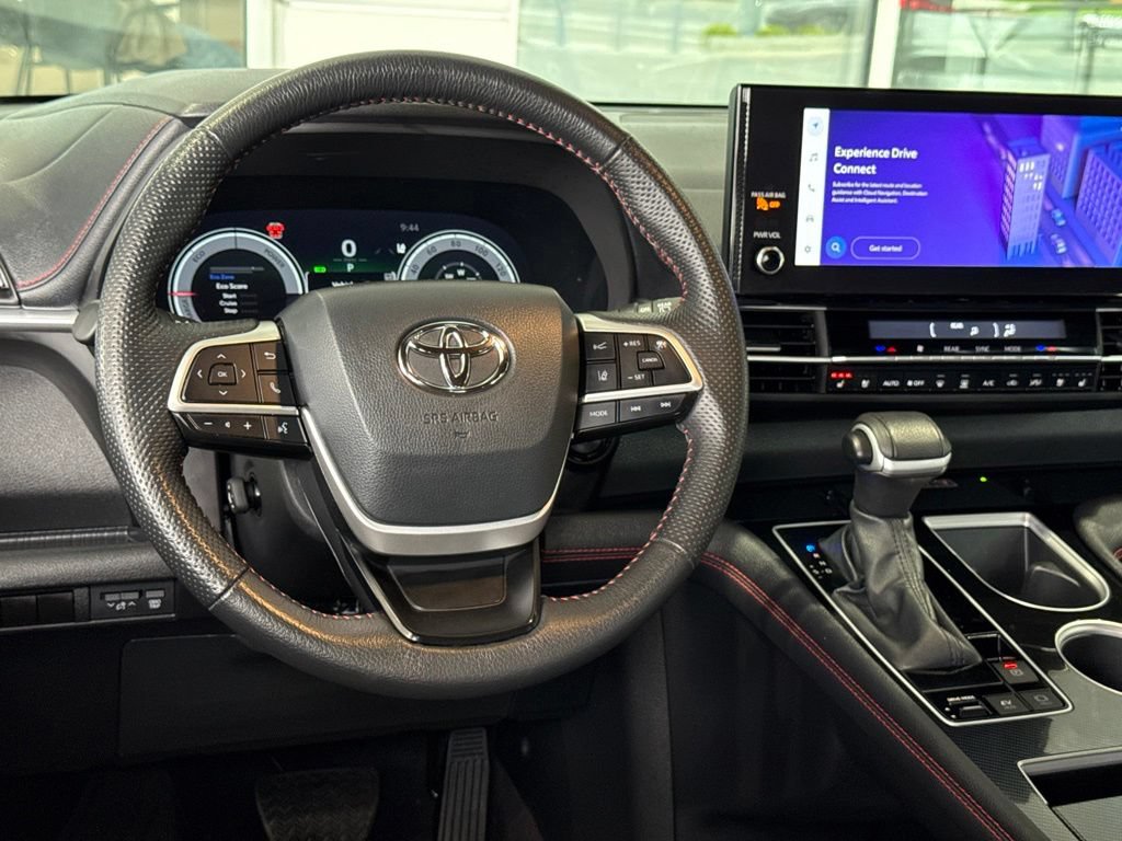 Certified 2025 Toyota Sienna XSE w/ XSE Premium Package AWD/4WD image 40