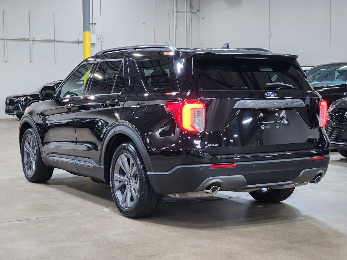 Used 2021 Ford Explorer XLT w/ Equipment Group 202A RWD image 11