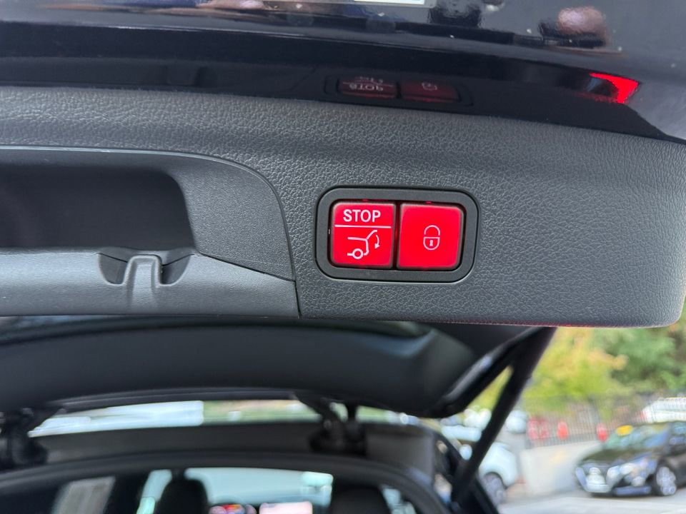 Used 2024 Mercedes-Benz GLE 450e 4MATIC image 35