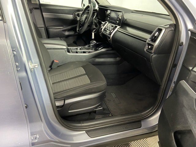 Used 2021 Kia Sorento LX image 11
