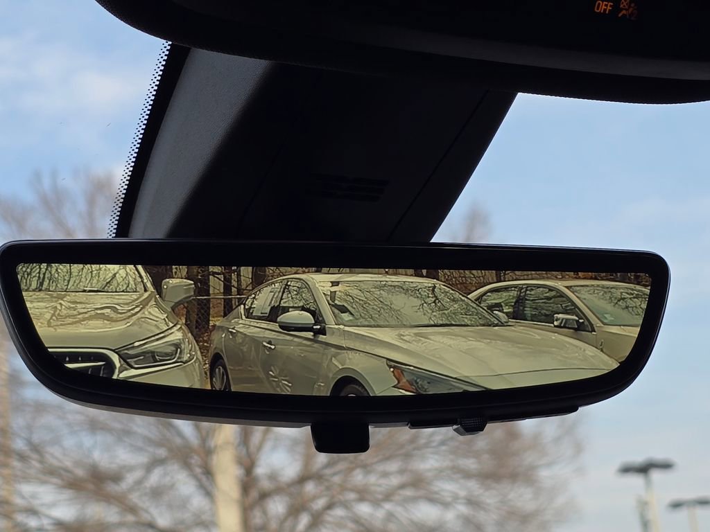 Used 2023 Chevrolet Traverse Premier w/ Redline Edition image 23