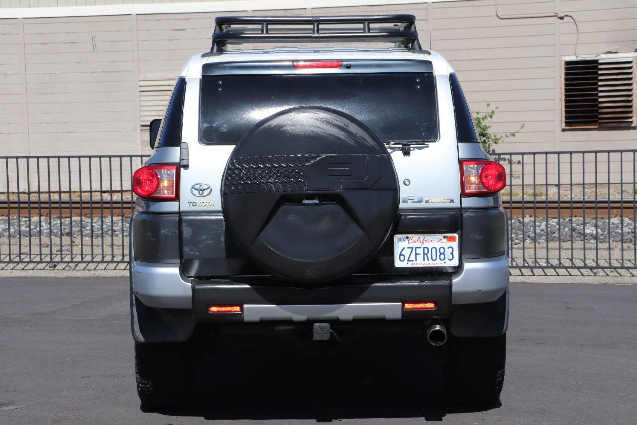 Used 2010 Toyota FJ Cruiser 4WD image 8
