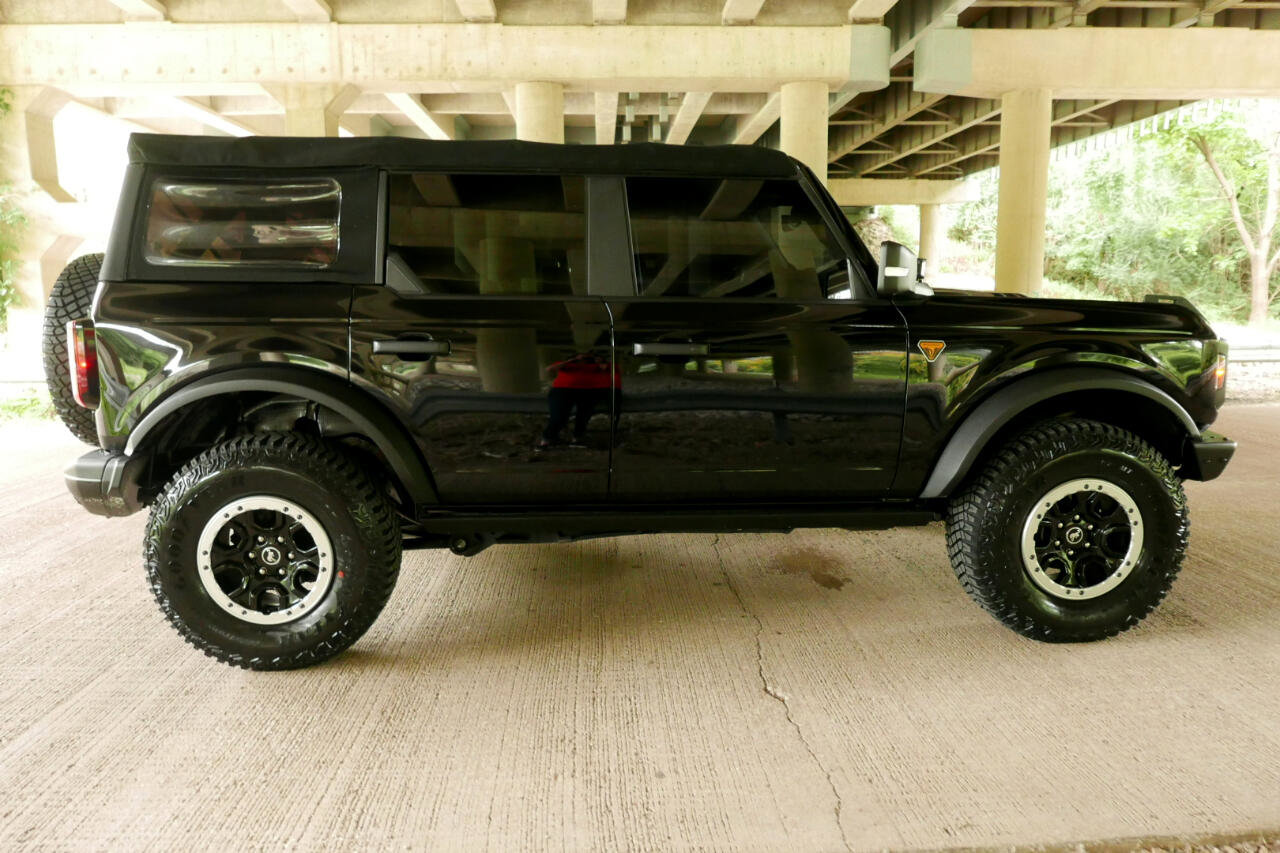 Used 2021 Ford Bronco Badlands image 42