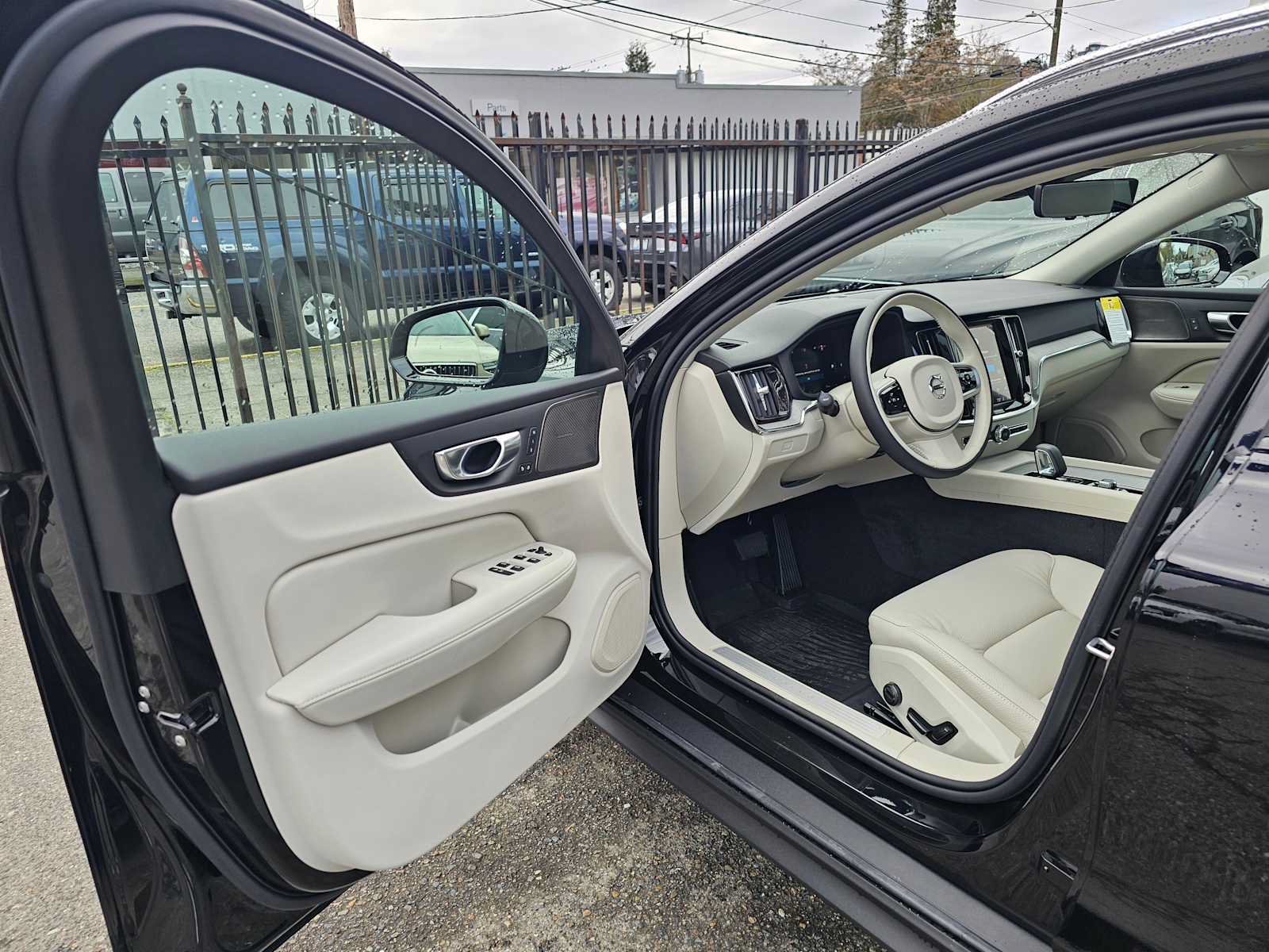New 2026 Volvo V60 B5 Cross Country Plus w/ Protection Package Premier AWD/4WD image 23