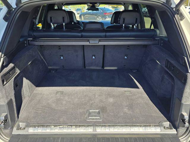 Used 2025 BMW X5 xDrive50e image 17